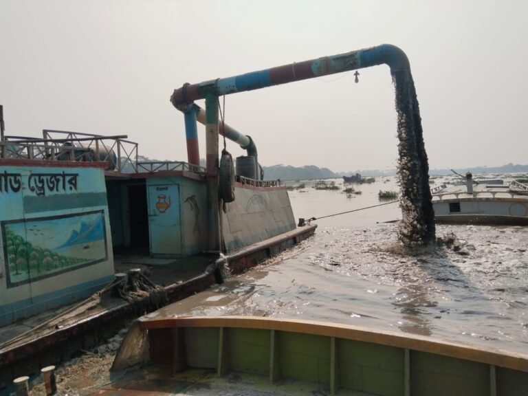 নাজিরপুরে বালু ব্যবসায়ীর কাছে চাঁদা দাবি ও উত্তোলনে বাধার অভিযোগ