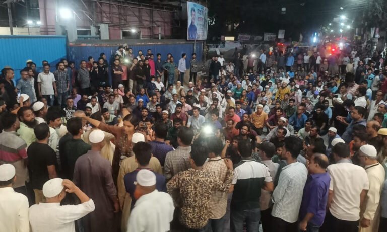 “এই বয়সে চাকরি কই পাব?”বরিশালে অপসো স্যালাইন কারখানা বন্ধে শ্রমিকদের কান্না