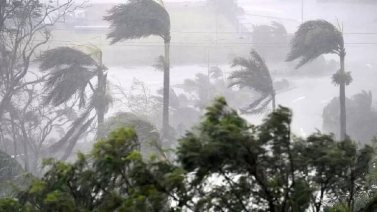 তিন বিভাগে বৃষ্টির আভাস, চট্টগ্রাম-কক্সবাজারে ৩ নম্বর সংকেত