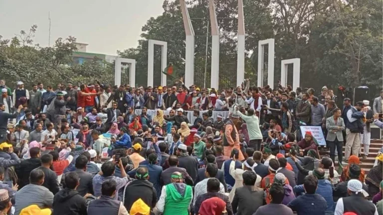 শনিবার থেকে লাগাতার অবস্থান কর্মসূচির ঘোষণা প্রাথমিক শিক্ষকদের