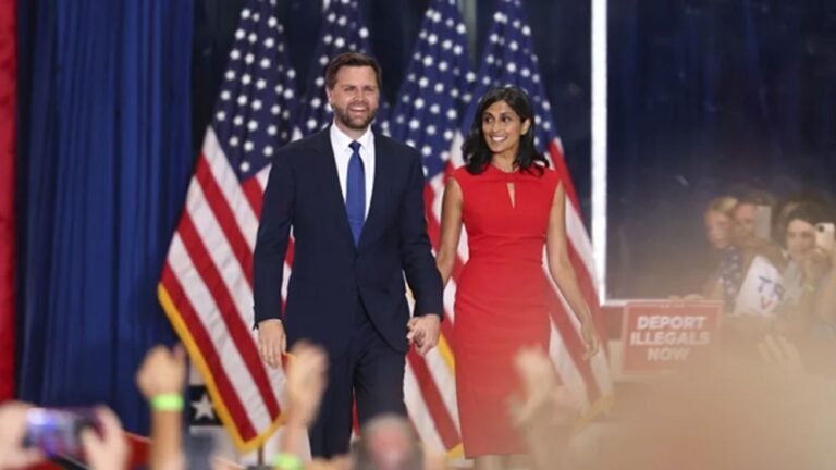 হিন্দু ধর্ম ত্যাগ করে স্ত্রী খ্রিষ্টান হবেন উষা, আশাপ্রকাশ ভ্যান্সেরহিন্দু ধর্ম ত্যাগ করে স্ত্রী খ্রিষ্টান হবেন উষা, আশাপ্রকাশ ভ্যান্সের