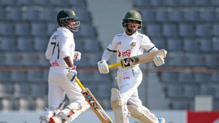 আক্ষেপ নিয়ে ফিরলেন জয়-মুমিনুল, হাল ধরেছেন শান্ত