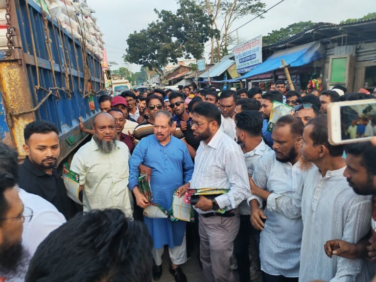বরিশালে বিএনপির লিফলেট বিতরণে তৃণমূলে জনসম্পৃক্ততা বৃদ্ধি