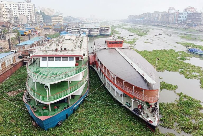 চার বছর পর নদীতে ফিরছে ঐতিহ্যবাহী স্টিমার পিএস মাহসুদ