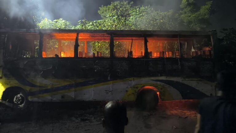 হাসিনার রায়কে ঘিরে সাভার ও ধামরাইয়ে বাসে আগুন