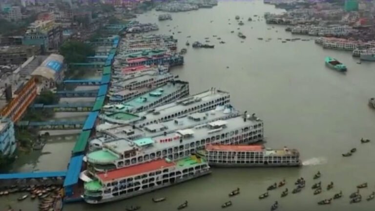 মেঘনায় লঞ্চ দুর্ঘটনা: তিন লঞ্চের রুট পারমিট বাতিল