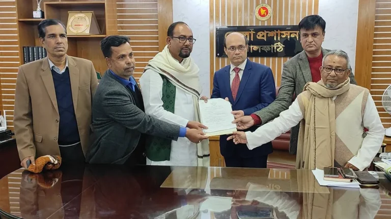 ঝালকাঠির দুই আসনে জমা ২৫ মনোনয়ন, প্রার্থিতায় উৎসবের আমেজ