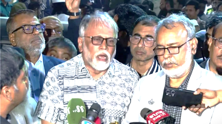 ৭২ঘণ্টার আগে কিছু বলা যাচ্ছে না অবস্থা অত্যন্ত সংকটাপন্ন,মাথার আঘাত গুরুতর