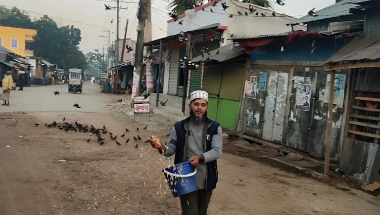 ১৮ বছর ধরে হাজারো শালিকের নির্ভরতার নাম পাথরঘাটার আব্দুল হক