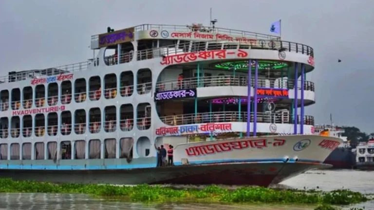 বরিশালে তিন লঞ্চের রুট পারমিট বাতিল, যাত্রী নিহত ঘটনায় তদন্ত কমিটি গঠন