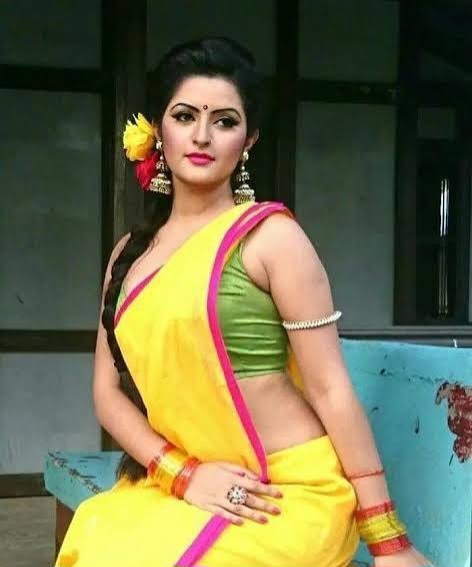 পরীমণির শাড়ি চ্যালেঞ্জ: ৩০ দিন ধরে ঐতিহ্যবাহী সাজে