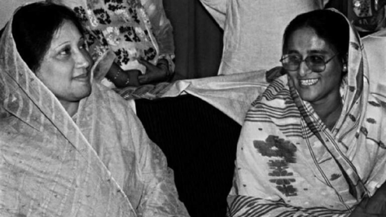 গণতন্ত্র প্রতিষ্ঠায় খালেদা জিয়ার ভূমিকা অনস্বীকার্য: শেখ হাসিনা