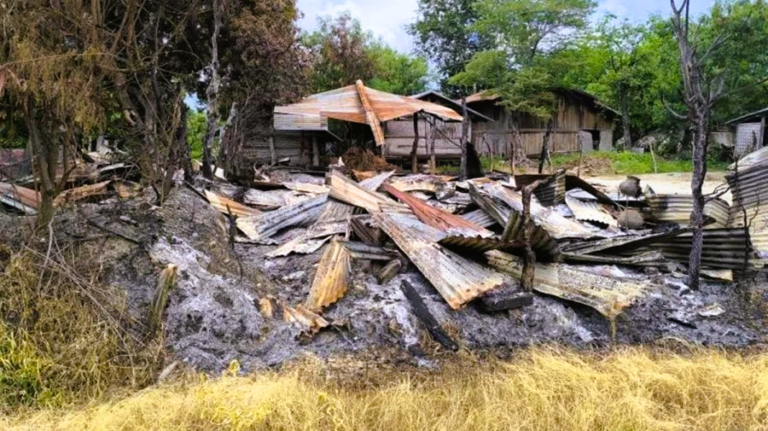 মিয়ানমারে জনাকীর্ণ দোকানে জান্তার বোমা হামলা, নিহত ১৮