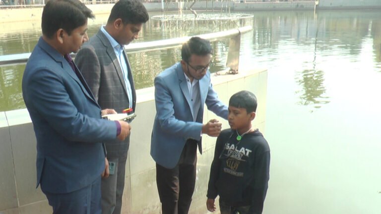 পানিতে পড়লেই বাঁচবে জীবন ভোলার তরুণের যুগান্তকারী ‘চাইল্ড সেফটি ডিভাইস’