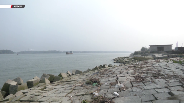 বরিশালে নদীপথে ঢুকছে অবৈধ অস্ত্র