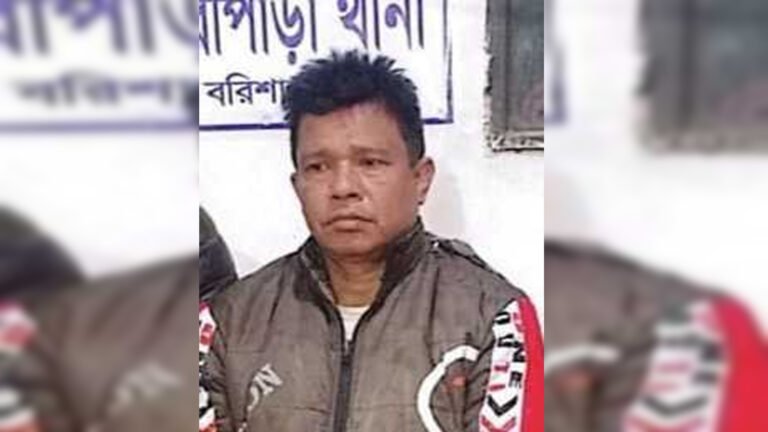 বানারীপাড়ায় অস্ত্রসহ আ.লীগের সাবেক নেতা গ্রেপ্তার