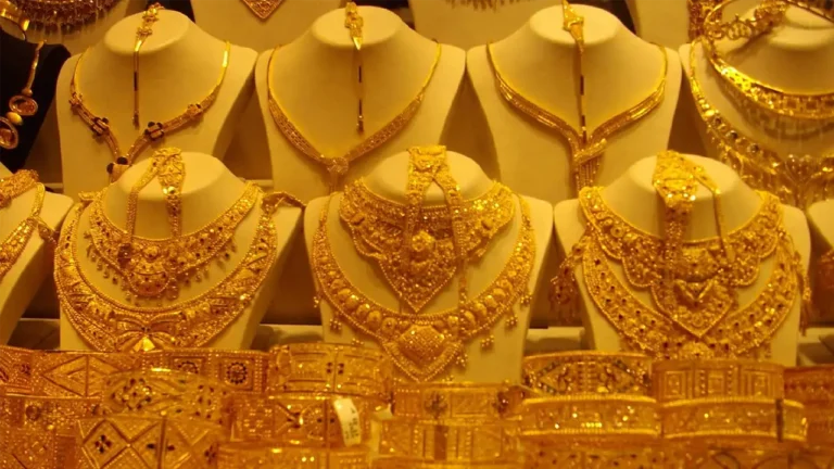 স্বর্ণে নতুন রেকর্ড, এক ভরি ছাড়াল ২ লাখ ২৭ হাজার