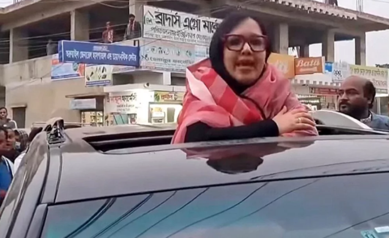 রুমিন ফারহানার নির্বাচনী মঞ্চ ভাঙচুর