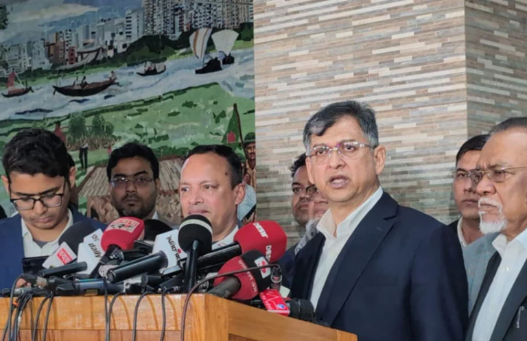 পোস্টাল ব্যালট নিয়ে বিতর্ক।