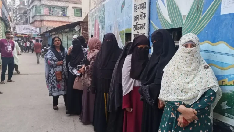 আজই সিদ্ধান্তের দিন, ভোটে দেশ