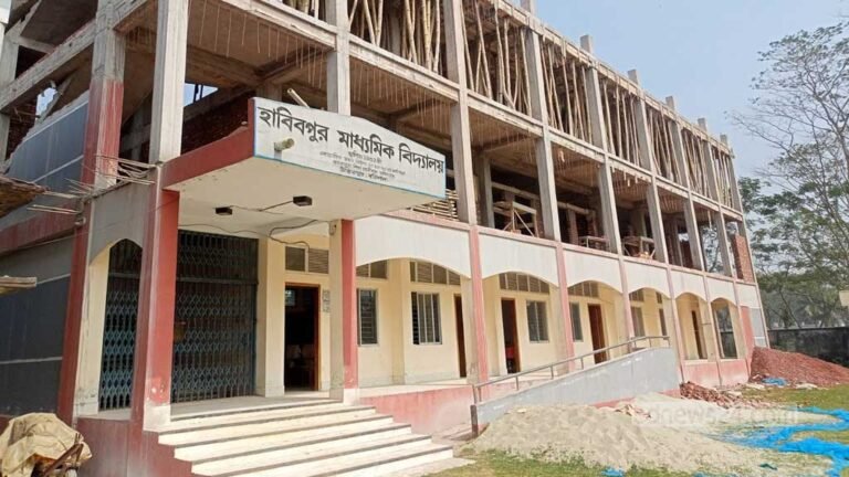 ভুল প্রশ্নে এসএসসি পরীক্ষা, বরিশালে দুই শিক্ষক বহিষ্কার