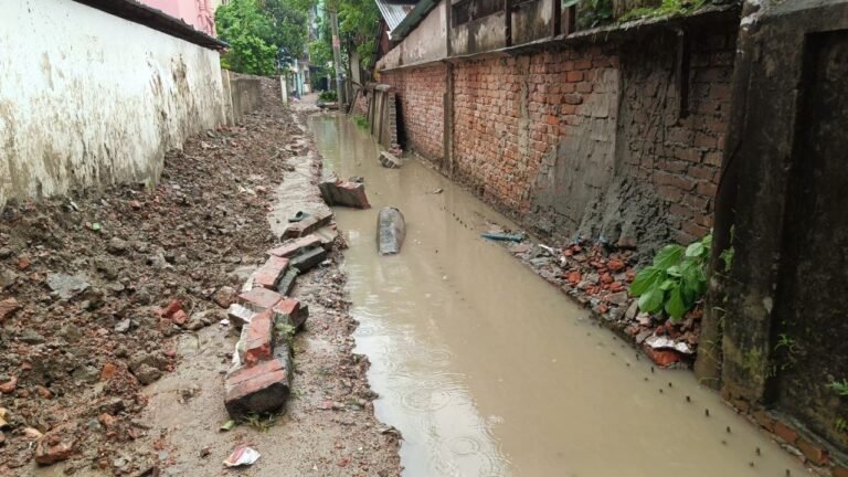 ড্রেন নির্মাণকাজে দেয়াল ধস, বরিশালে নির্মাণশ্রমিক নিহত